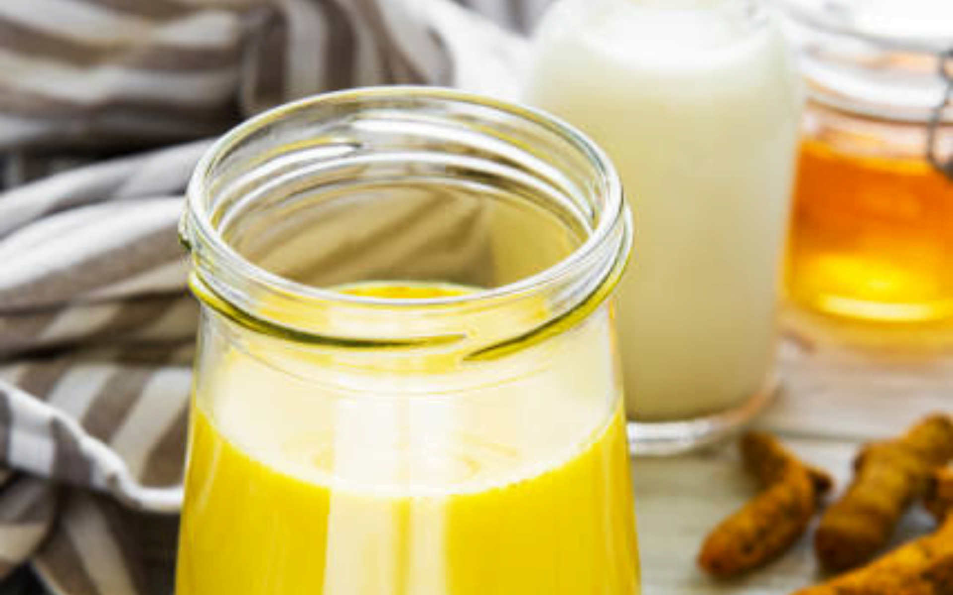 Turmeric Booster shot Benefits in Bengali, হলুদের বুস্টার শট খাওয়ার উপকারিতা